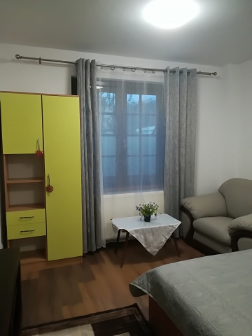 Camere in case vile, Satul Nou, Partia de schi