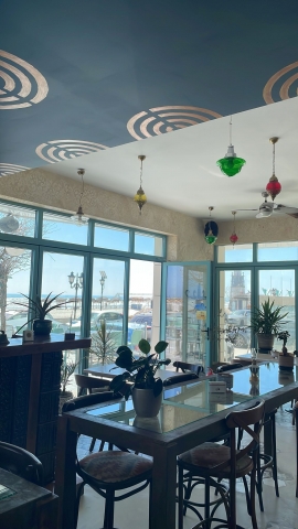 La parterul blocurilor de locuit, Mamaia nord, Ohi ohi
